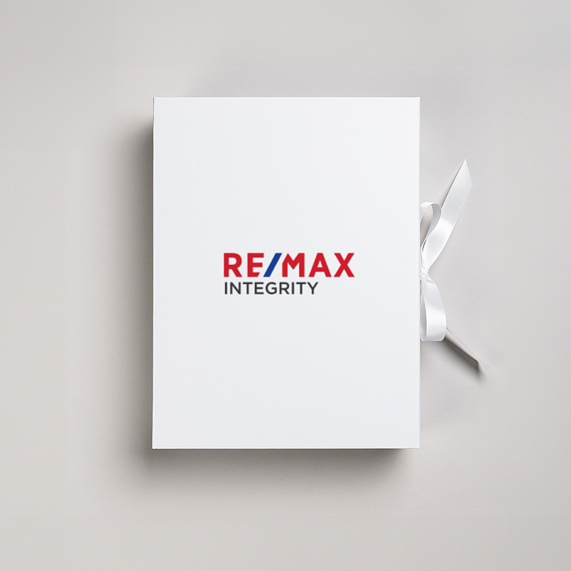 Picture of Magnetic Presentation Box with Ribbon - White