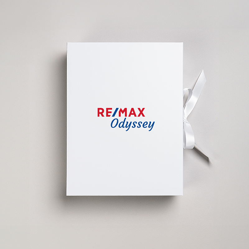 Picture of Magnetic Presentation Box with Ribbon - White