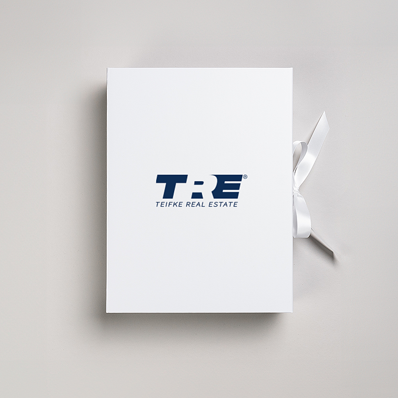 Picture of Magnetic Presentation Box with Ribbon - White