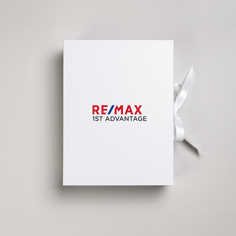 Picture of Magnetic Presentation Box with Ribbon - White