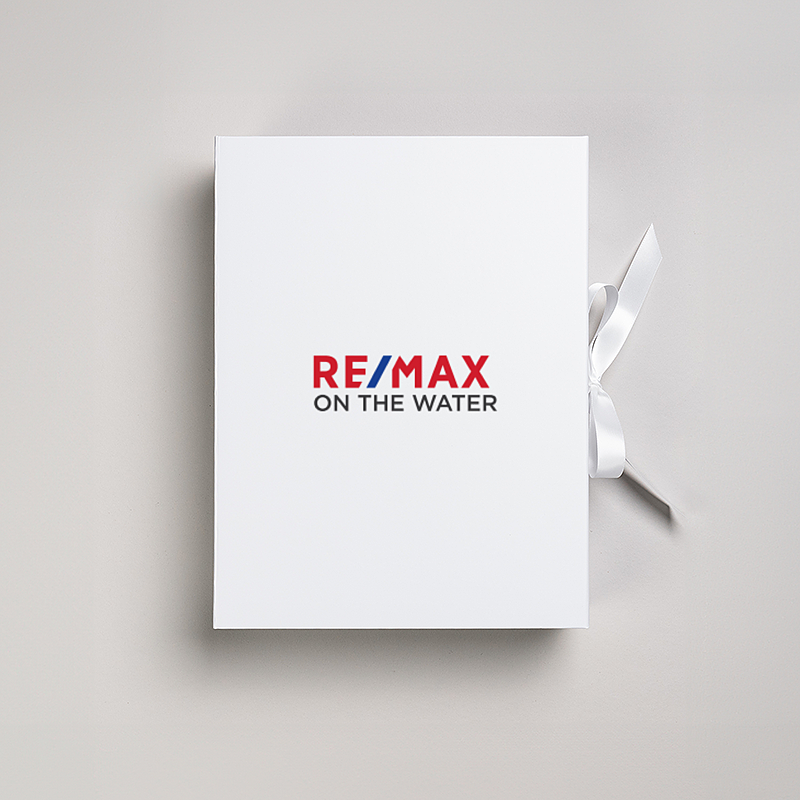 Picture of Magnetic Presentation Box with Ribbon - White